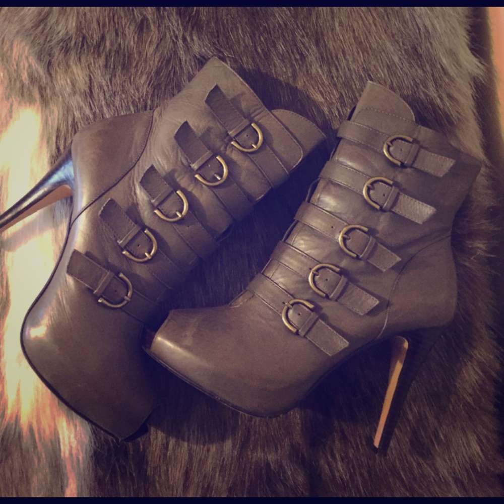 Leon Max Remis Bootie