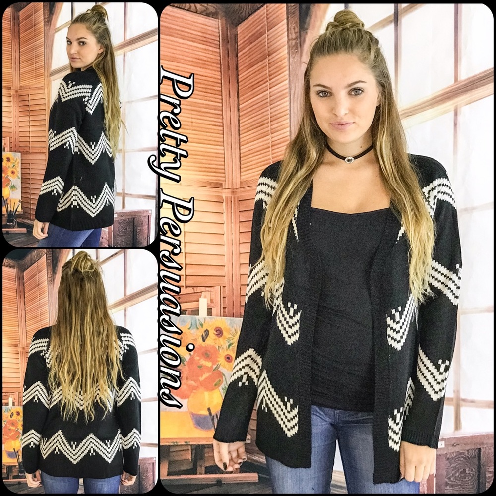 SALE NWT Slouchy Black White Chevron Knit Cardigan - Picture 1 of 4