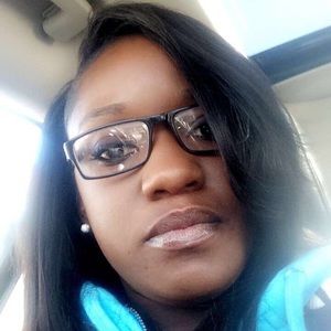 Meet your Posher, Ronique