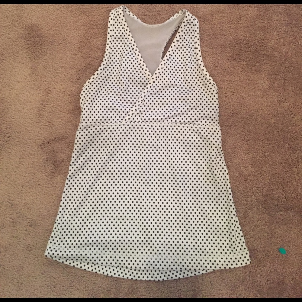 Lululemon size 2 black and white top