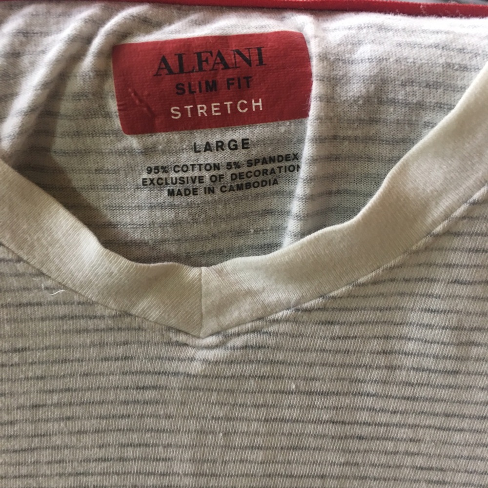 Tees shirts - Picture 2 of 2