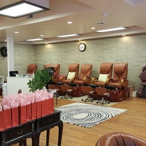 Meet your Posher, Jasmin