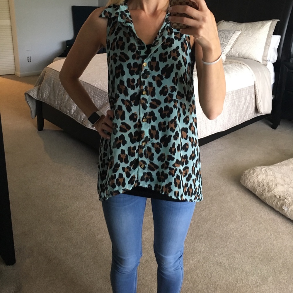 Women's button down tank top