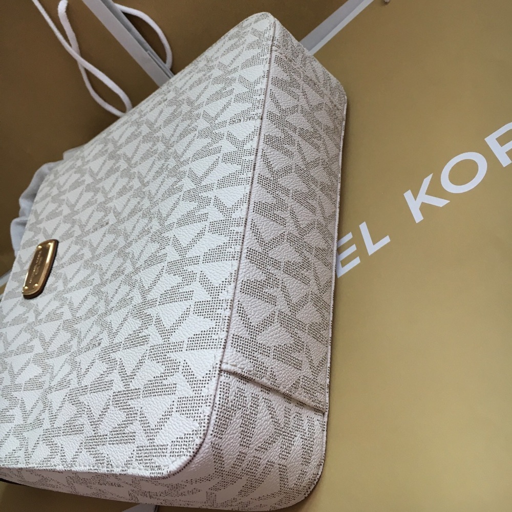 💖MK messenger💖crossbody vanilla - Picture 5 of 7