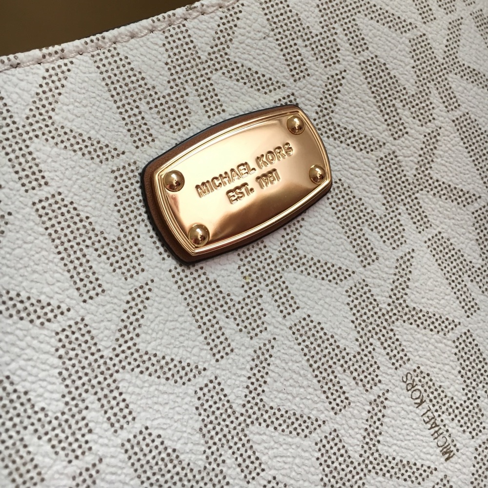 💖MK messenger💖crossbody vanilla - Picture 6 of 7