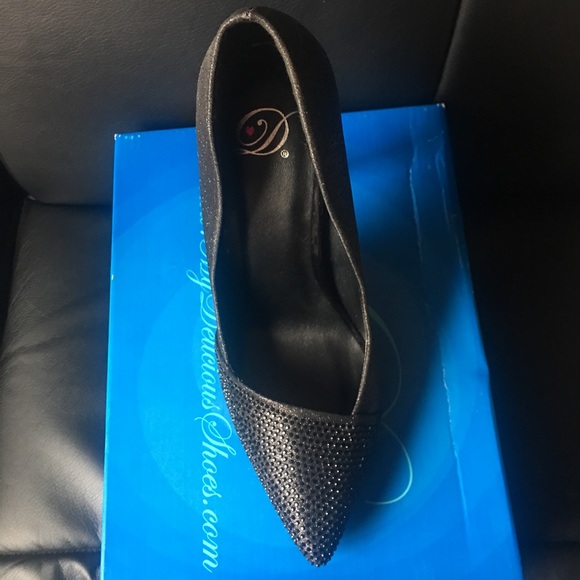 Heels - Picture 2 of 5