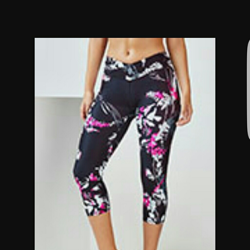 Fabletics Capri workout pants
