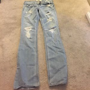 Hollister distressed jeans *must go*