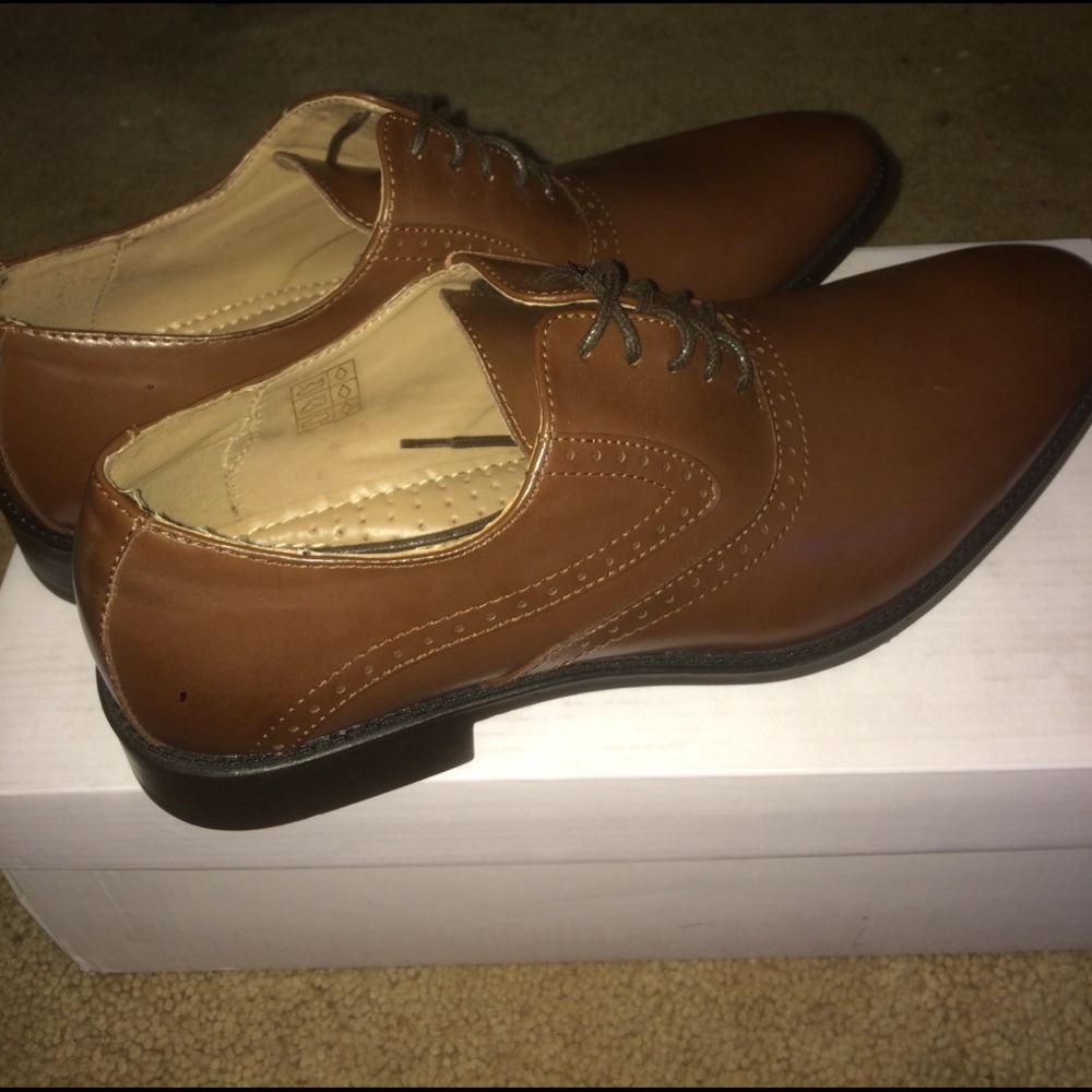 BRAND NEW!!! Robert Wayne dress shoes