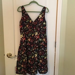 Gap maternity dress size 4