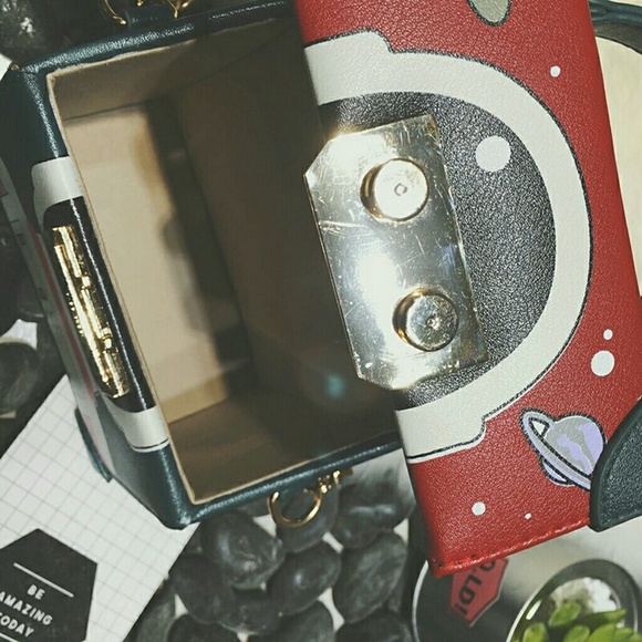 Handbag - Picture 3 of 3