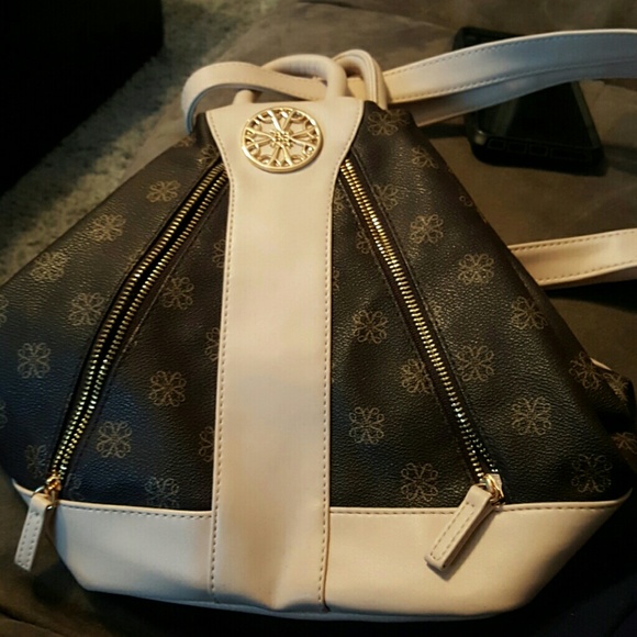 Avon purse - Picture 1 of 1