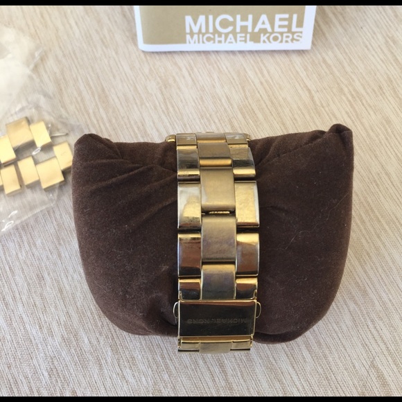 Michael Kors pearl faced watch - Picture 4 of 8
