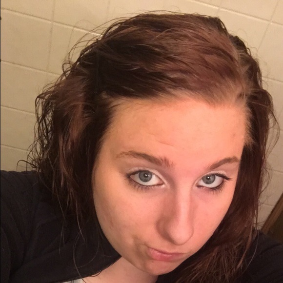 Meet your Posher, Christine - Picture 1 of 1