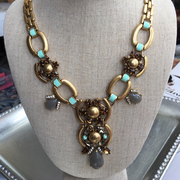 Livvy Necklace - Picture 2 of 4