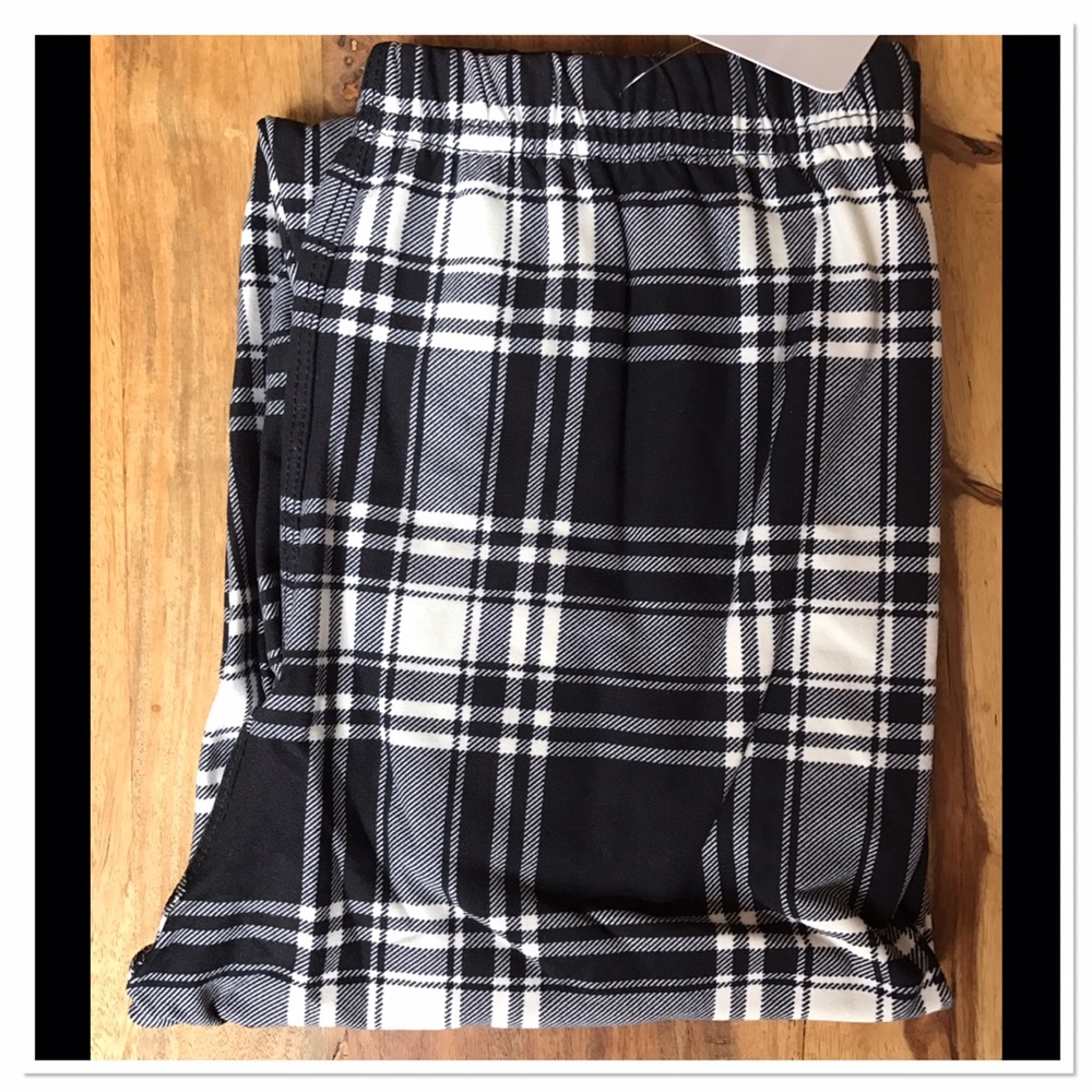 LAST ONE!! Plaid knit leggings OS - Picture 4 of 4
