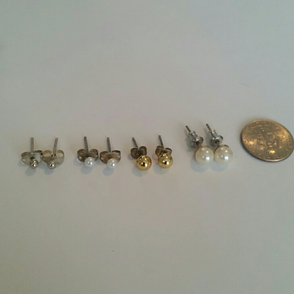 Set of 4 round earrings