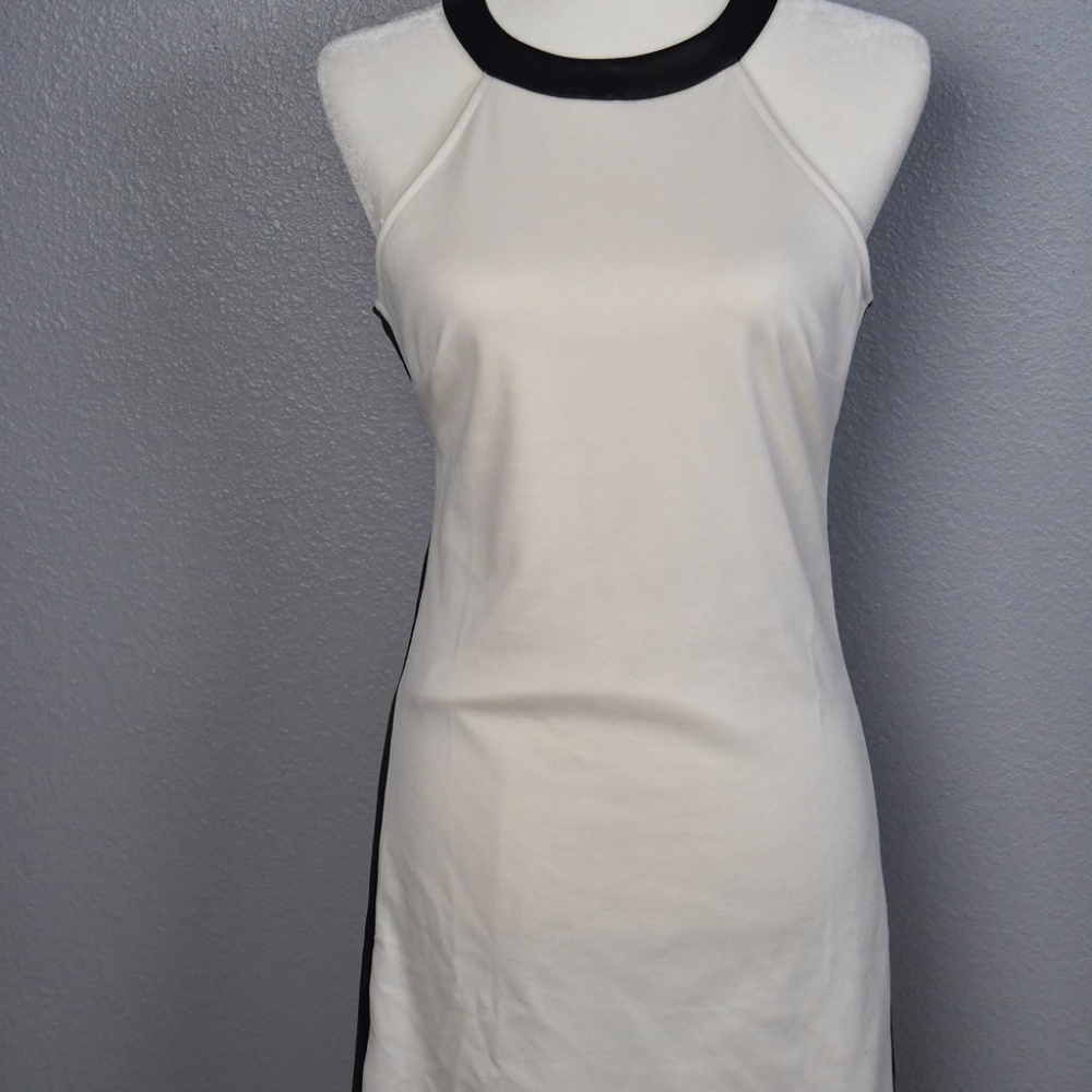 Women's Guess Dress (New with tags) Sz M