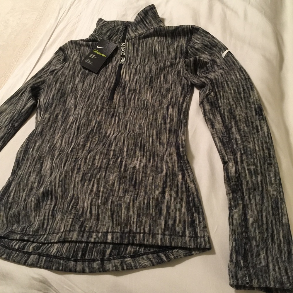 WOW...Women's Nike Pro Hyper warm top MED