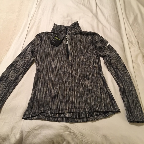 WOW...Women's Nike Pro Hyper warm top MED - Picture 2 of 8