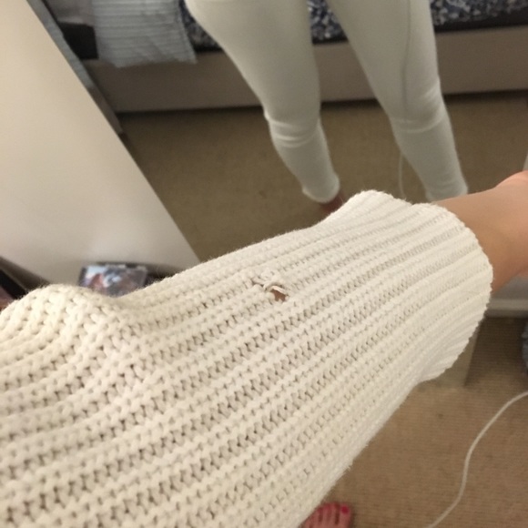 Cream sweater - Picture 2 of 2