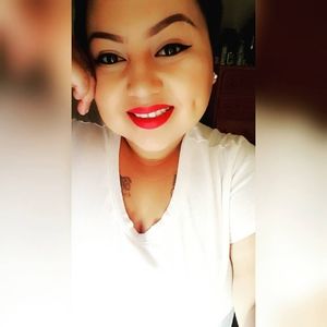 Meet your Posher, Anissa