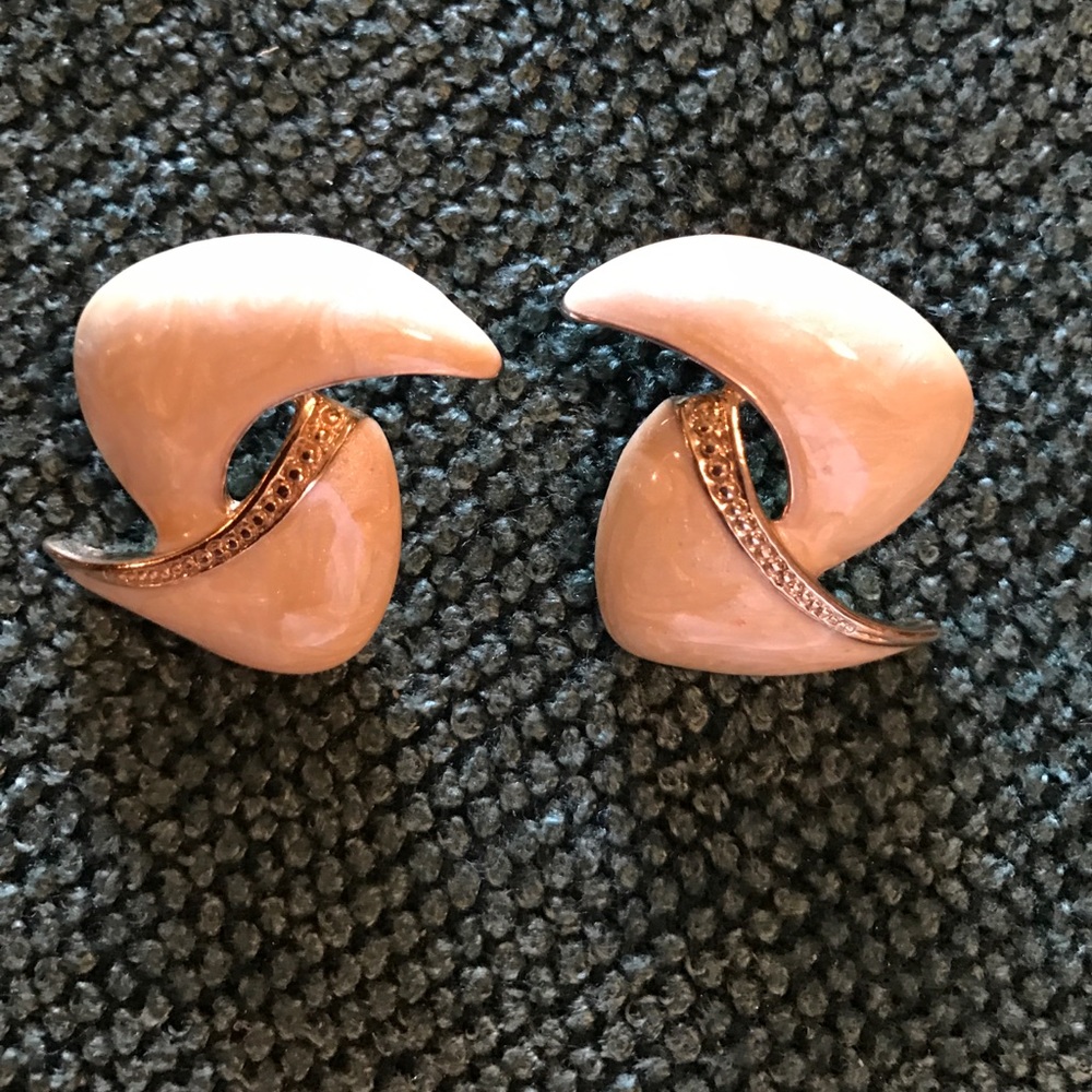 Earrings, Pierced ivory color on gold tone VINTAGE