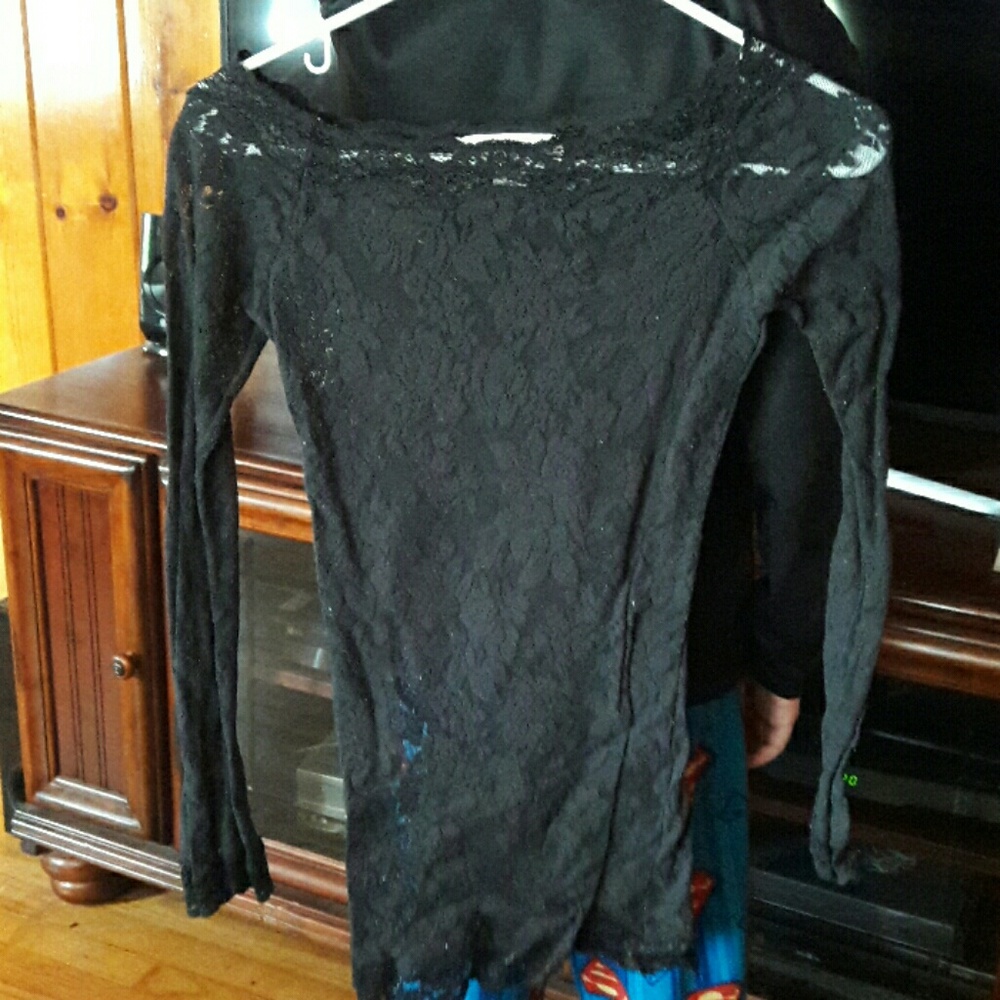 Very cute long sleeve lace top