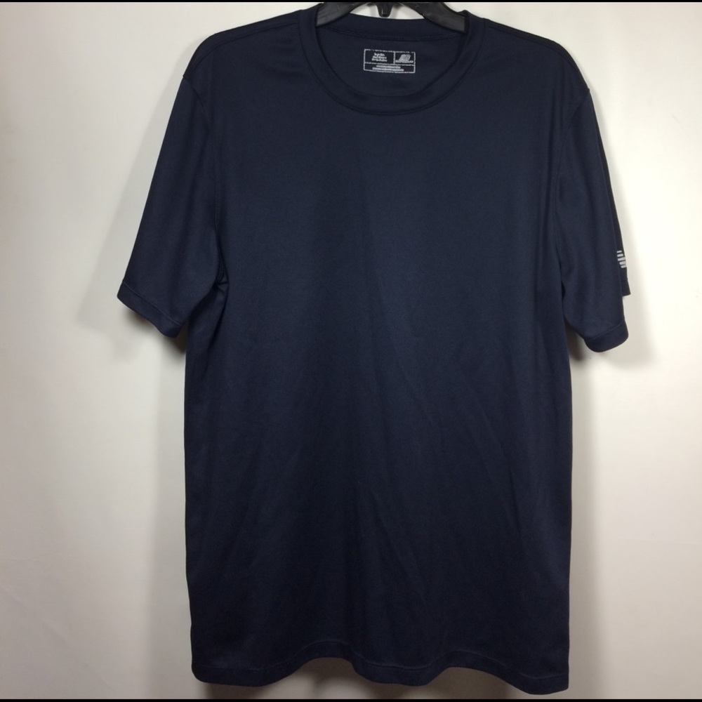 Men's Size Large dry fit athleticshirt new balance