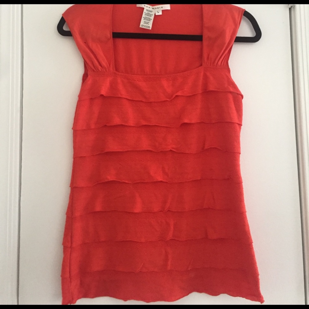 Max Studio red/orange cute sleeveless top!