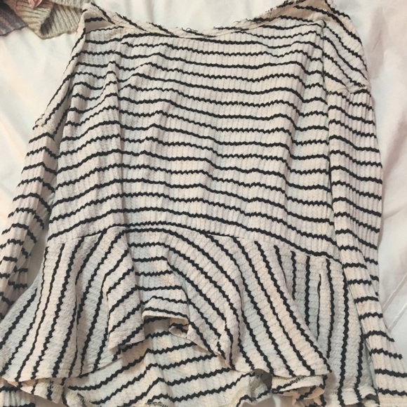 black and white sweater - Picture 1 of 1