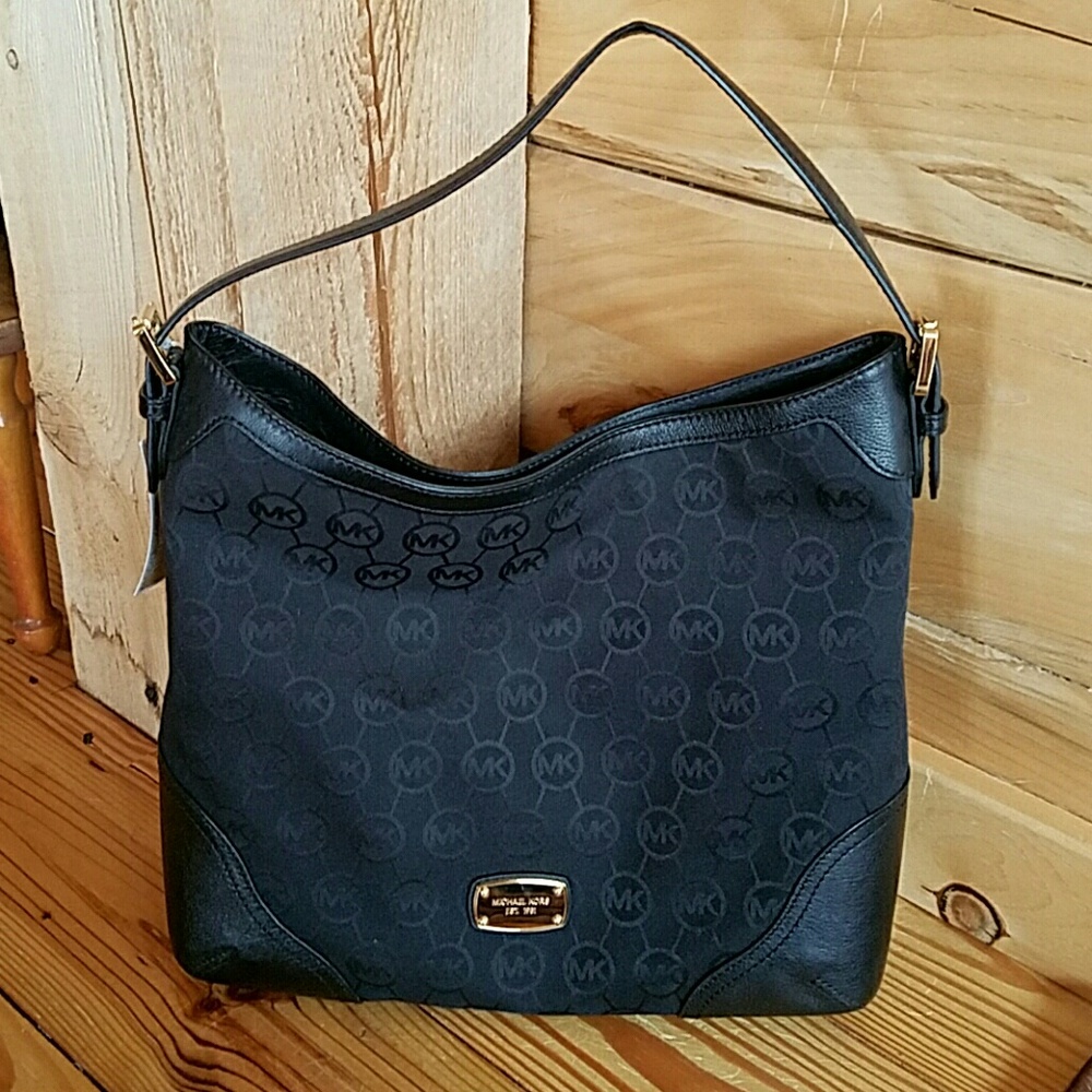 NWT Michael Kors Millbrook Black Shoulder Bag