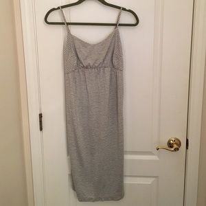 Gray and white maternity dress (S)
