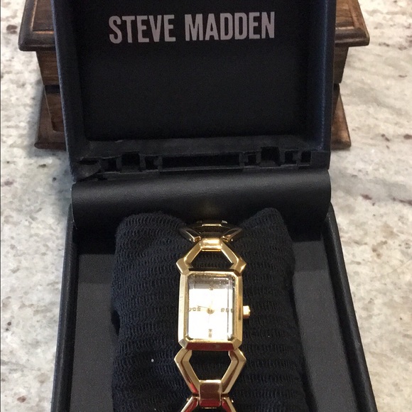 Gold Steve Madden Watch - Picture 2 of 5