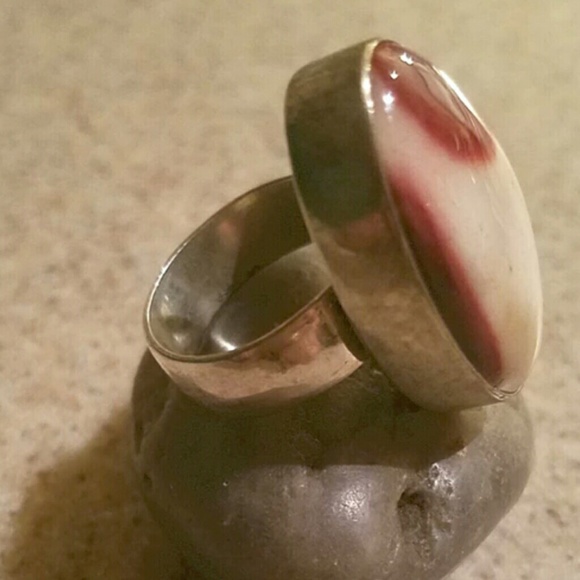 Jewelry- Ring - Picture 2 of 2