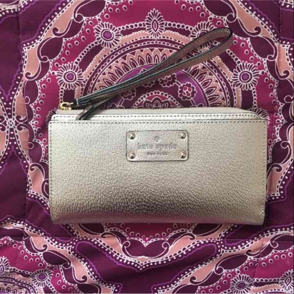 Kate spade rose gold wristlet