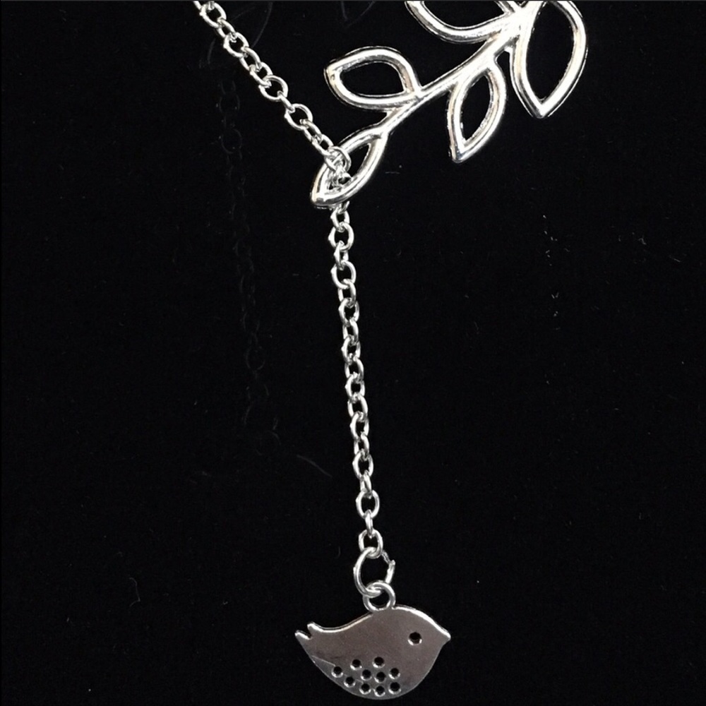 🌿SSP Interlocking Bird/Leaves Delicate Necklace