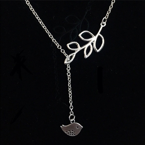 🌿SSP Interlocking Bird/Leaves Delicate Necklace - Picture 2 of 4