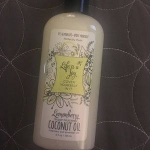 Perfectly Posh Love Is Joy Coconut Oil