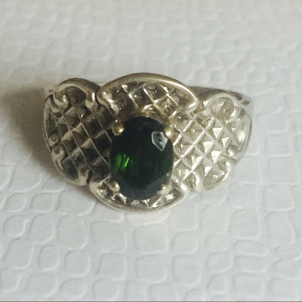 Beautiful silver and green ring!!