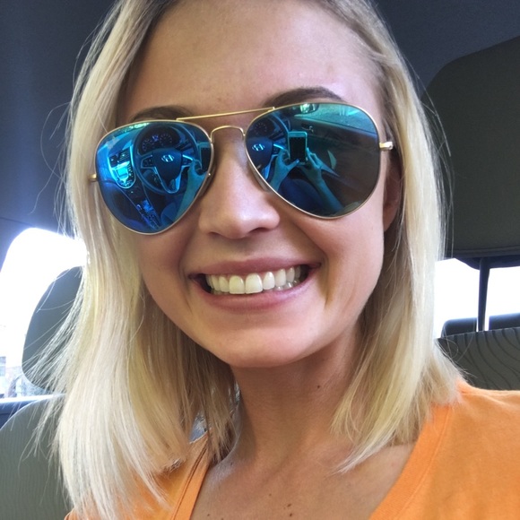 Meet your Posher, Tori - Picture 1 of 1