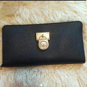 SOLD NWT Authentic Michael Kors Wallet