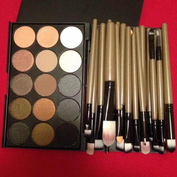 New 20pcs Brushes And Eyeshadow Palette - Picture 1 of 3