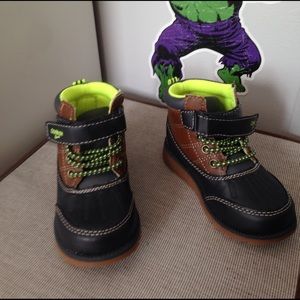 Osh Kosh toddler duck boots 7
