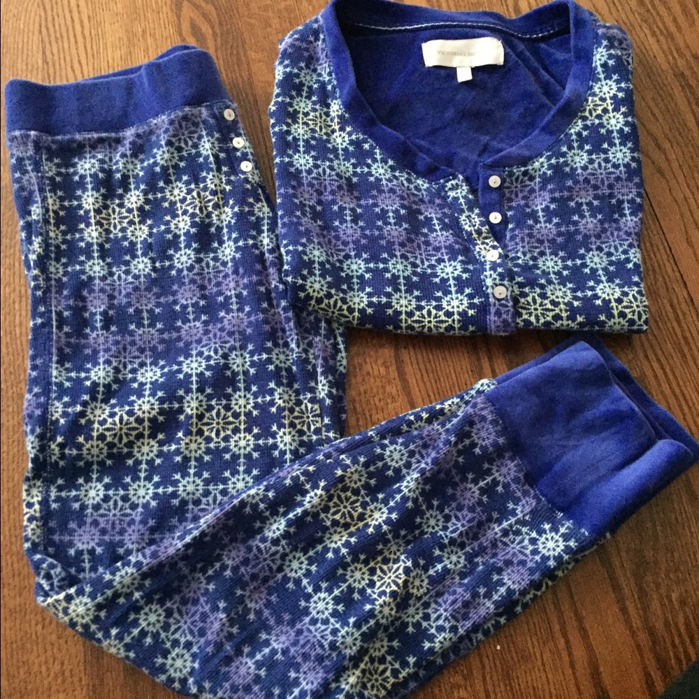 *SOLD* Victoria Secret Fireside Pajamas