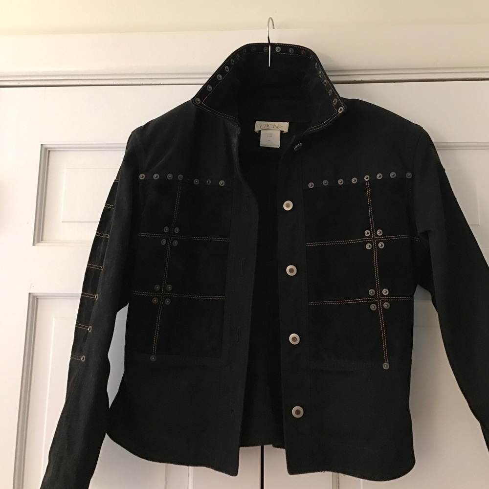 Like New Cache' 100%cotton but has weight to it.