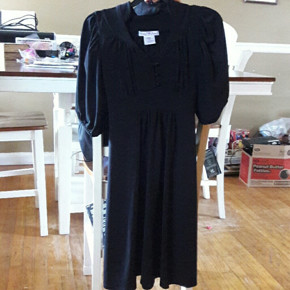 Super cute black dress
