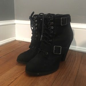 Steve Madden 7.5 black booties