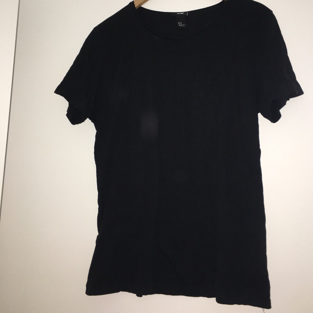 h&M black t shirt