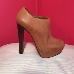 Steve Madden Tan Leather Heels